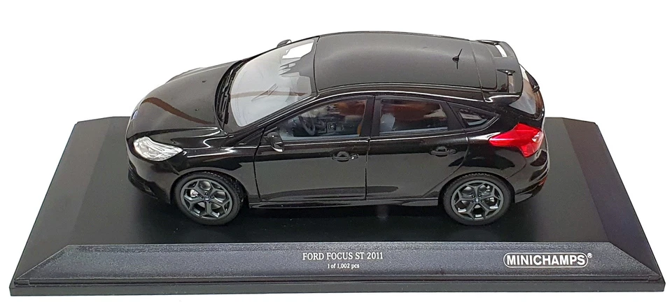 Minichamps 1/18 Scale 110 082000 - 2011 Ford Focus ST - Met. Black - Image 4 of 4