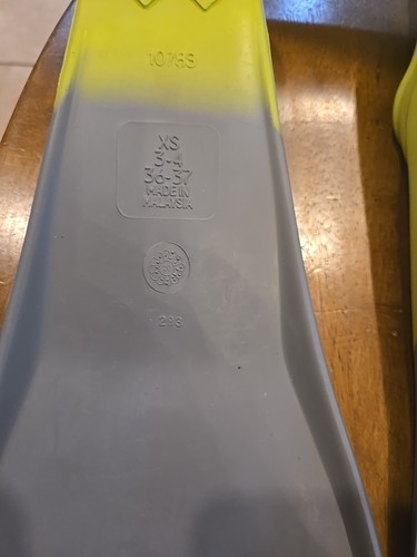 Speedo Pinne Allenamento Nuoto XS 3-4 /36-37 Grigio Giallo - Foto 9 di 12