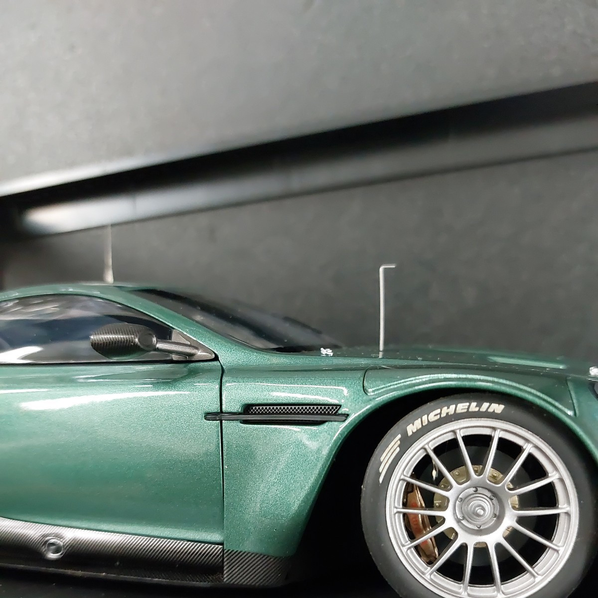 1 18 scale Aston Martin DBR9 Plain Body Version Auto Art 1 18 scale Aston Martin DBR9 Plain Body Version Auto Art