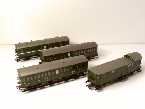 Liliput 4er-Set Spur H0 Personenwagen 45331, 21005, 43314 Packwagen 111238 AC | Condition: Gebraucht