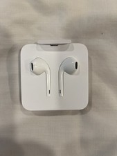 New Apple EarPods with Lightning Connector In Ear Canal Headset - White