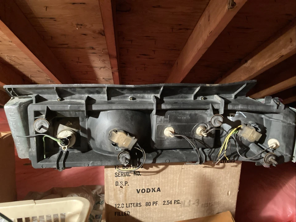 Pontiac Grand LeMans 1978 luces traseras par carcasas biseles cromados OEM Foto 3 de 4