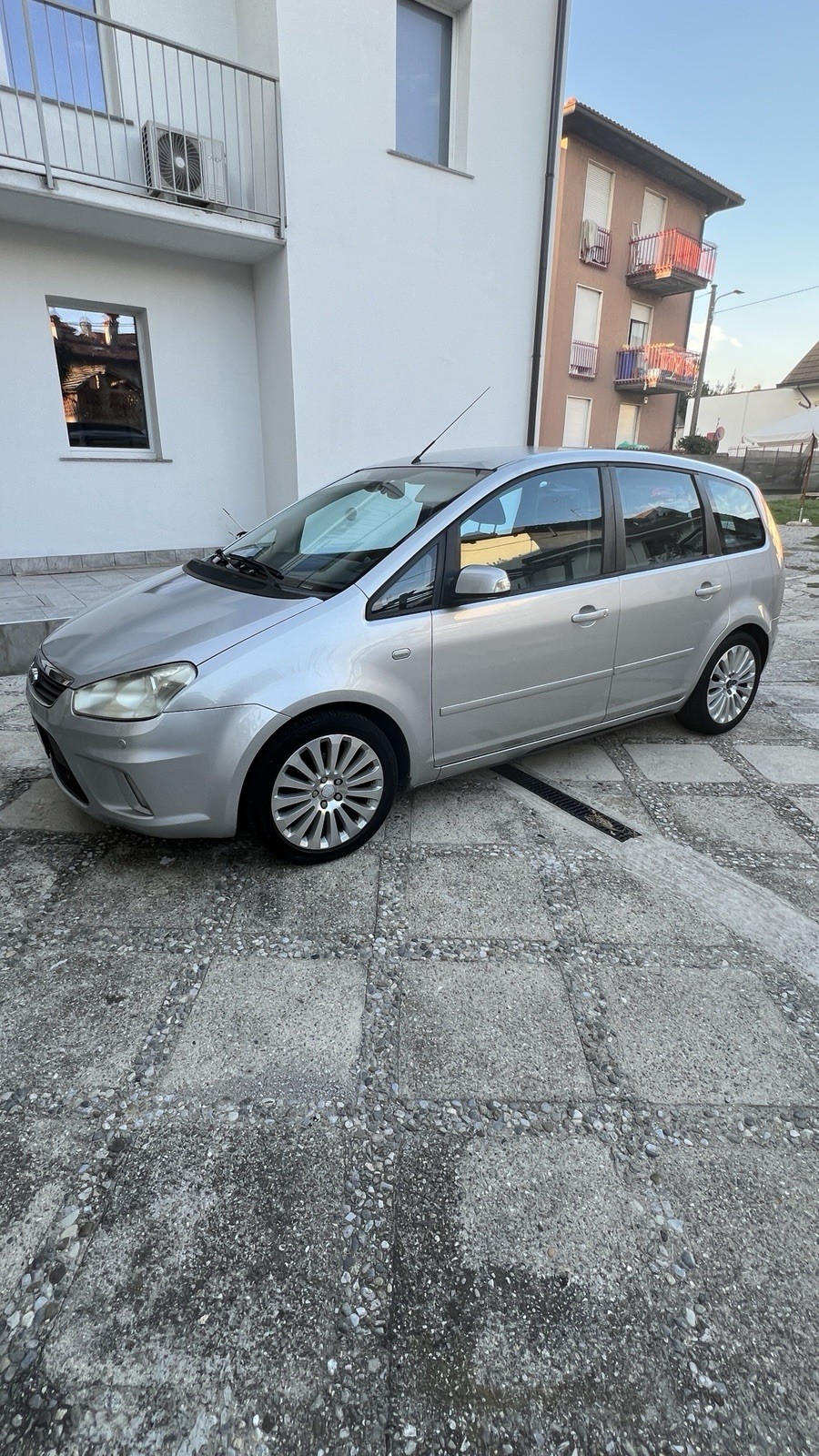 Ford Focus C-Max 1.6 TDCi 90 CV – 83.524 km – Plus Pack Perfetta