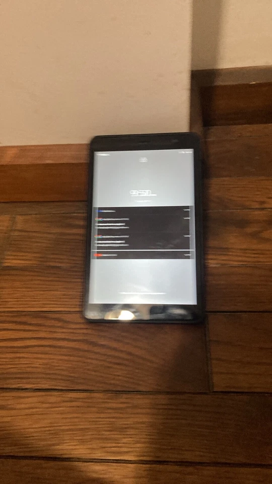 Motorola XOOM MZ601 32GB, Wi-Fi + 3G (Unlocked), 10.1in - Black - Image 4 of 4