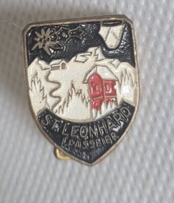 St. Leonhard in Passeier San Leonardo in Northern Italy. Lapel Pin Vintage. 