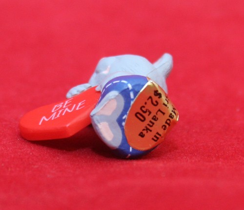 Hallmark Merry Miniatures Valentine's 1989 Mouse w/ Heart "BE MINE" NEW - Picture 5 of 5