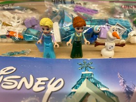 LEGO Disney 41148 Elsa's Magical Ice Palace 7 Minifigures 701 Pieces No Box