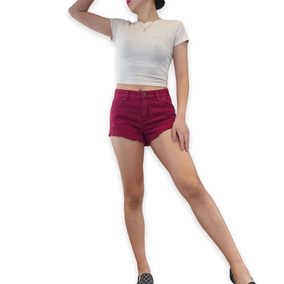 Pantalones Cortos de Denim Billabong Rojo Ladrillo Alto Dobladillo Crudo Talla 26 Foto 3 de 4