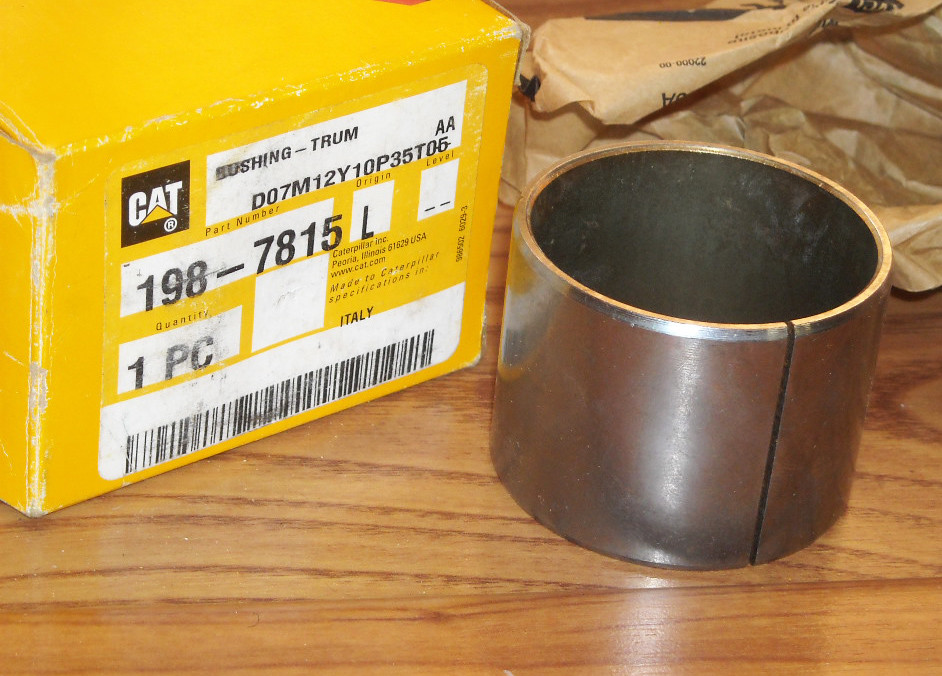 NEW GENUINE CATERPILLAR CAT Part # 198-7815 BUSHING TRUM for