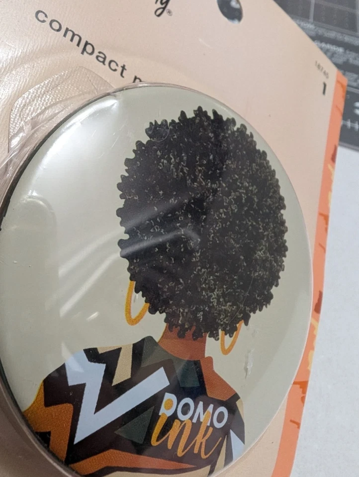 Goody Domo Ink Domonique Marrón Niña Afroafricana Espejo Compacto Lote 2 Sellados Foto 2 de 4