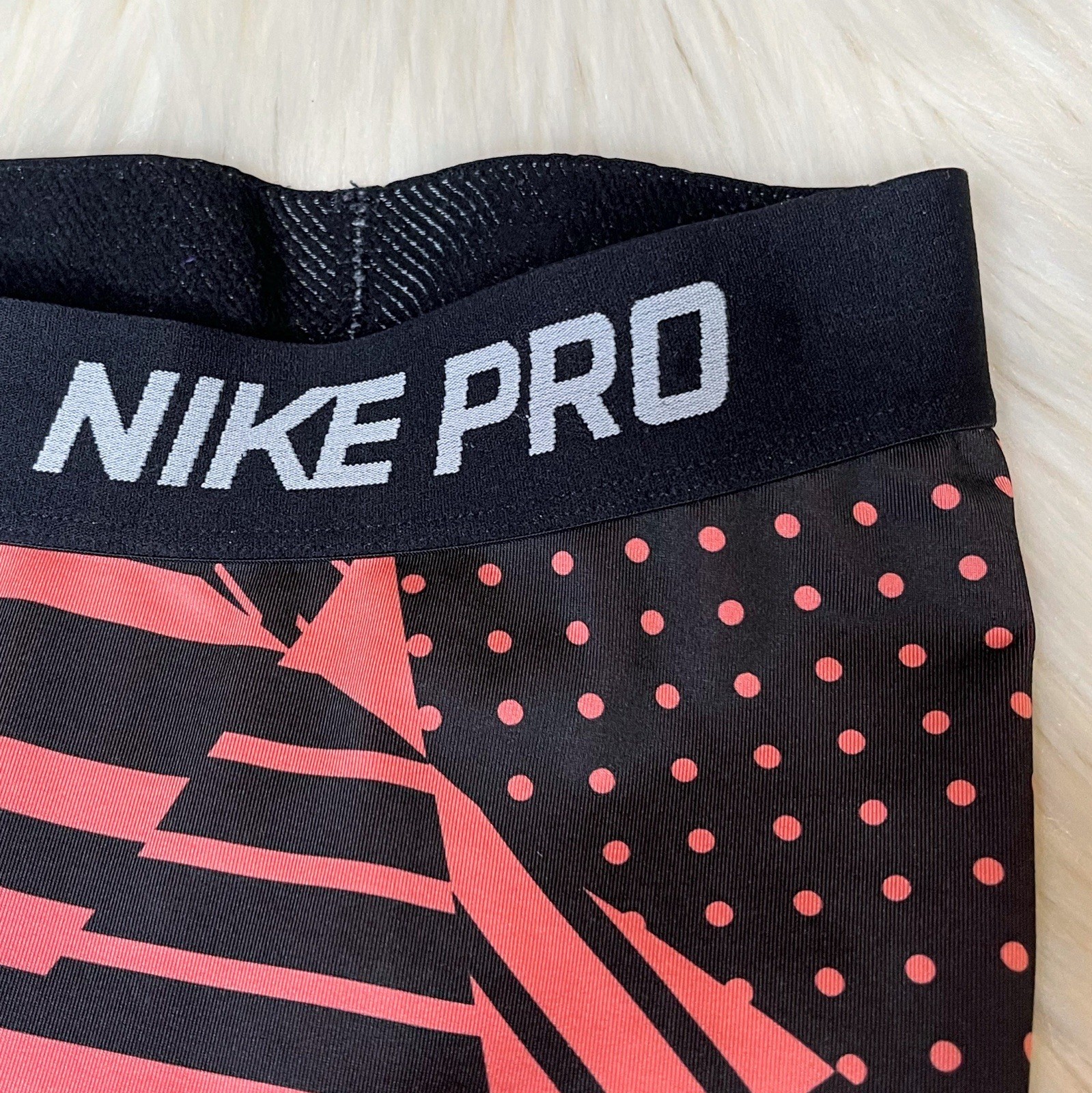 Nike Pro Patchwork Geometric Training Capri Leggi… - image 3