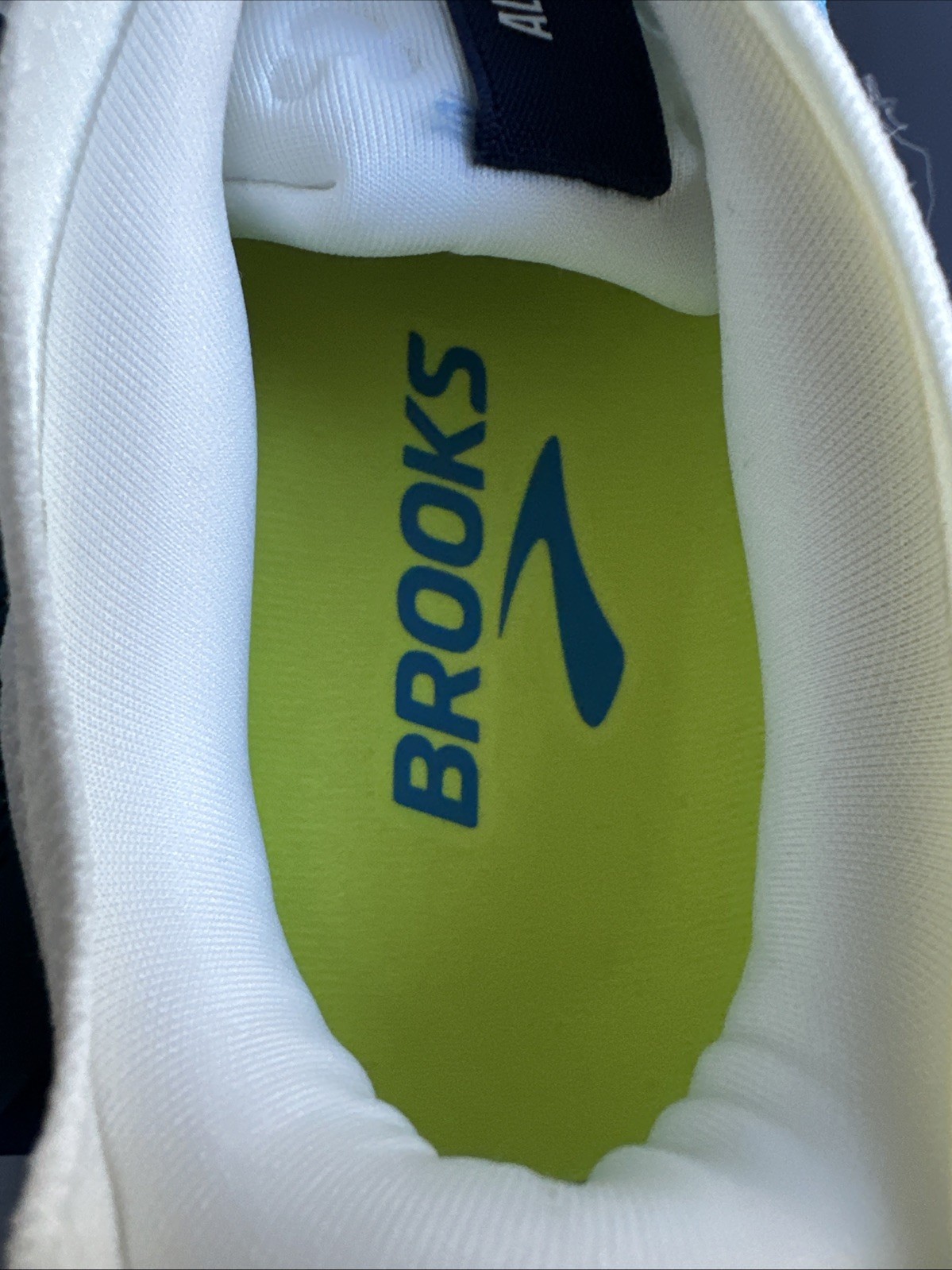 2026 Run Disney WDW Marathon Brooks Adrenaline GTS 25 Men 7 D Mickey Mouse NEW thumbnail 7