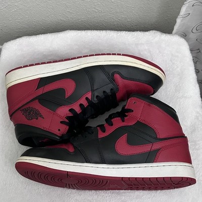 Jordan 1 Mid Banned 2020 Men snickers Red and black size 10