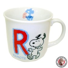 NEW Hogdseirrs Snoopy Initial Mug R