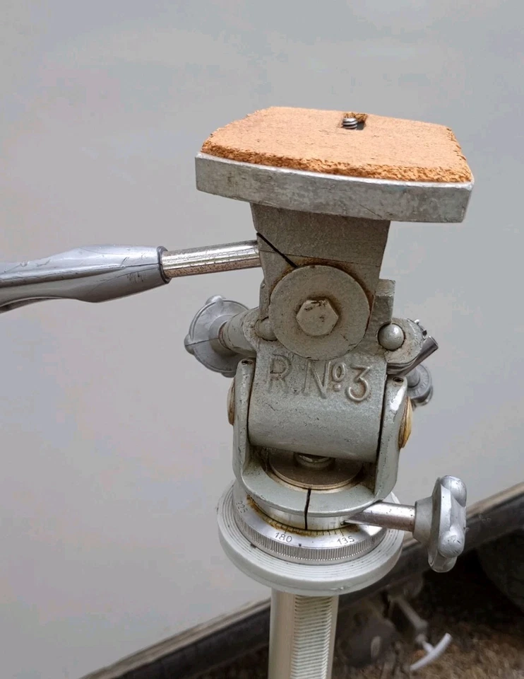 Trípode de rendimiento Gitzo Cremaillere 3 R.No.3 grande inclinable Foto 4 de 4