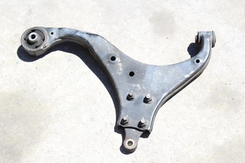 Hyundai Tucson 2008 pasajero derecho brazo de control inferior delantero Foto 2 de 4