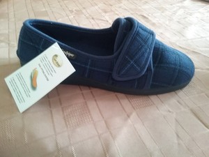 mens slippers 4e width