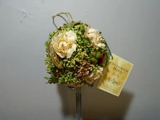 2001 BOSTON INTERNATIONAL OCTOBER HILL 3” FLORA ROSE ORNAMENT (CB1713) SRI LANKA