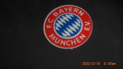 Bayern München Button zum Anstecken mit Nadel 5 cm  siehe Bild