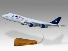 Boeing 747-200 Air Plus Comet Desk Wood Airplane New Model Small Scale 1/200