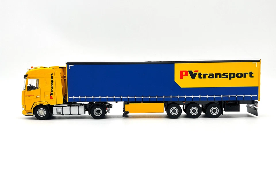 Remolque DAF XG 4x2 lado cortina "Transporte fotovoltaico" modelos de camiones WSI escala 1:50 Foto 4 de 4