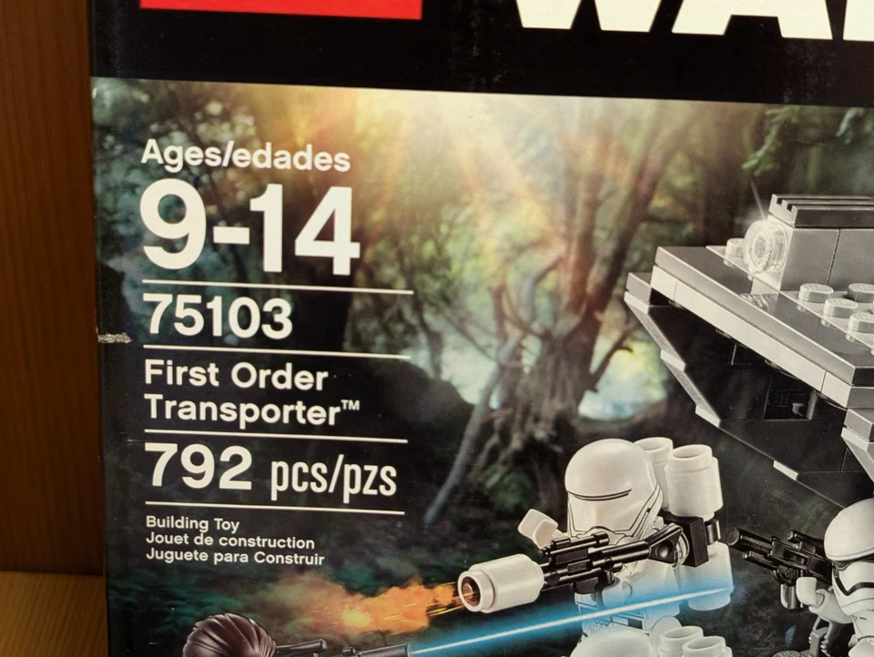 NEW Lego STAR WARS First Order Transporter 75103 w/ 7 Minifigures 792pcs SEALED - Image 2 of 4