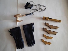 BATMAN BEGINS COSTUME ACCESSORIES, Gloves Batarangs Flashlight Grappling Hook