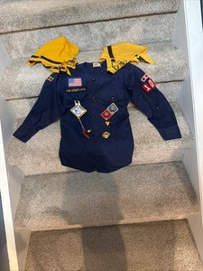 VINTAGE CUB SCOUTS OF AMERICA - LONG SLEEVE SHIRT, WOLF NECKERCHIEF W/TIE SLIDE