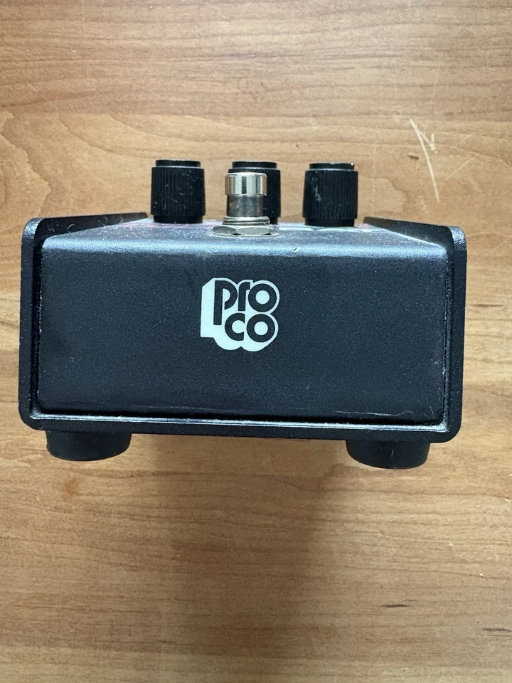Pedal de distorsión/fuzz/overdrive Pro Co TurboRat Foto 2 de 4