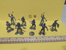 Marx Knights ,silver, Playset,Full Set of 8, original 54mm ,toy soldiers,vintage