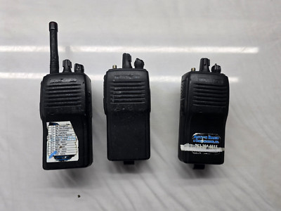 Lo to 3 Vertex Standard VX-160U Two-Way Radio Set UHF C32