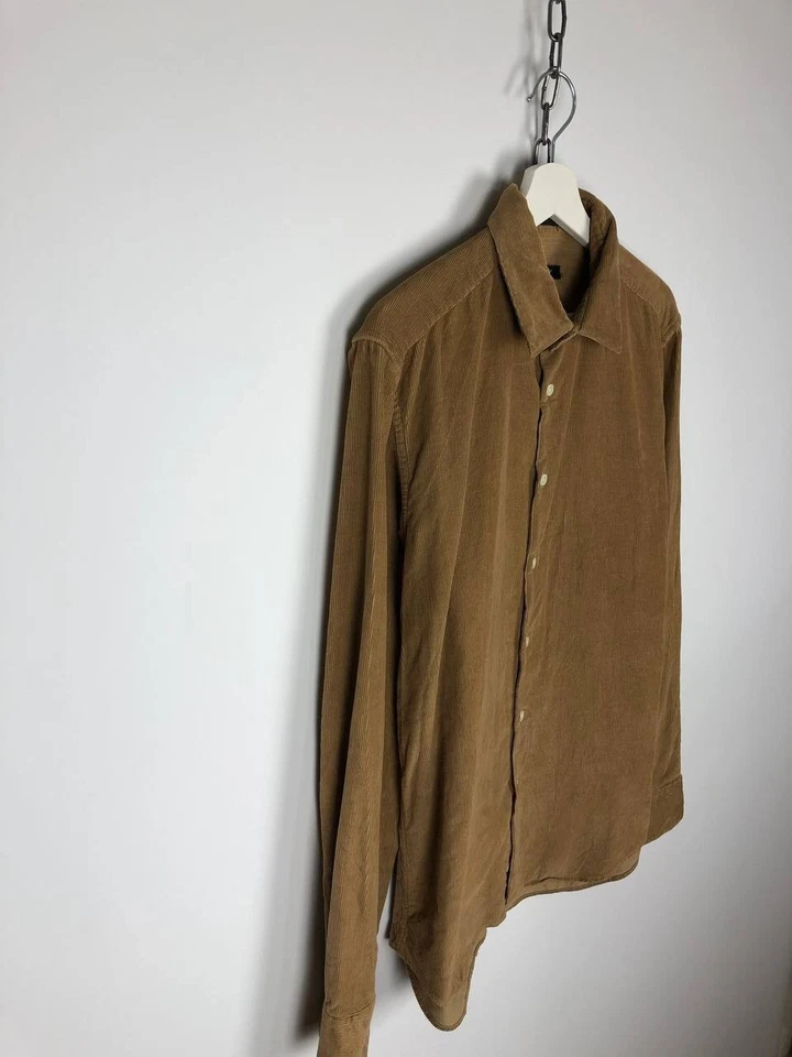 Camisa DKNY veludo marrom com botões tamanho M - Imagem 3 de 4