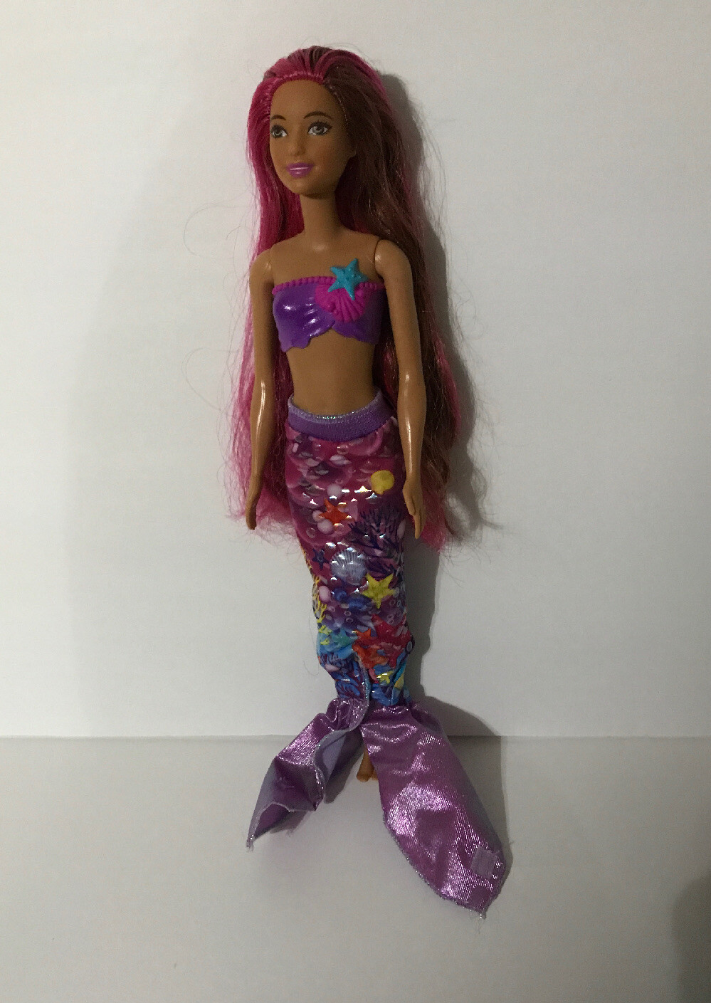 barbie fbd64 dolphin magic transforming mermaid doll