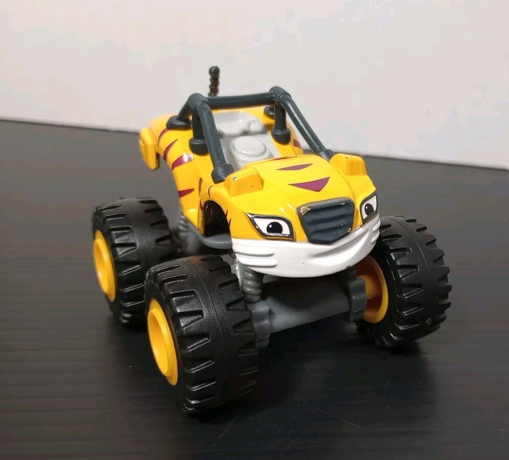 Blaze And The Monster Machines Die-cast Race Car Stripes Tiger Yellow CGH56