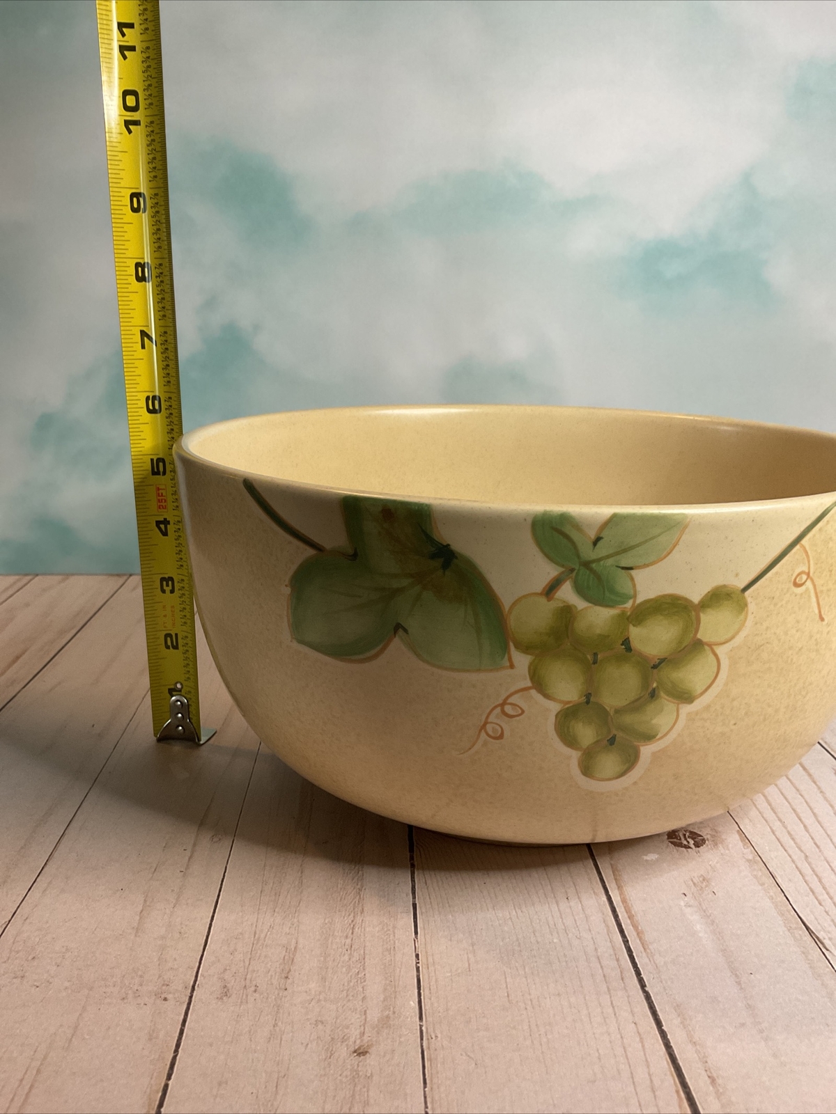 Mikasa CHABLIS 10&rdquo; Large Serving Bowl #KT408 Dark Country Vineyard Grapes