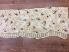 WAVERLY VALANCE FLORAL STRIPE 73" X 16 GOLD TAN RED  SCALLOPED WEATHERED COUNTRY