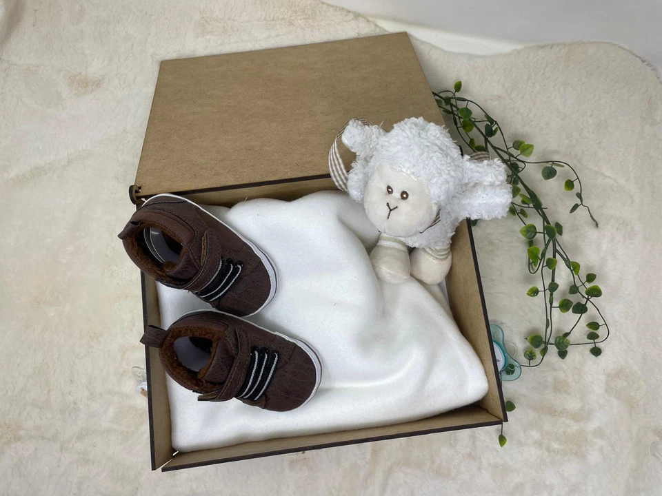 Erinnerungsbox Personalisiert Holz Geschenk zur Geburt Taufe Baby Löwe & Mond - Bild 4 von 4