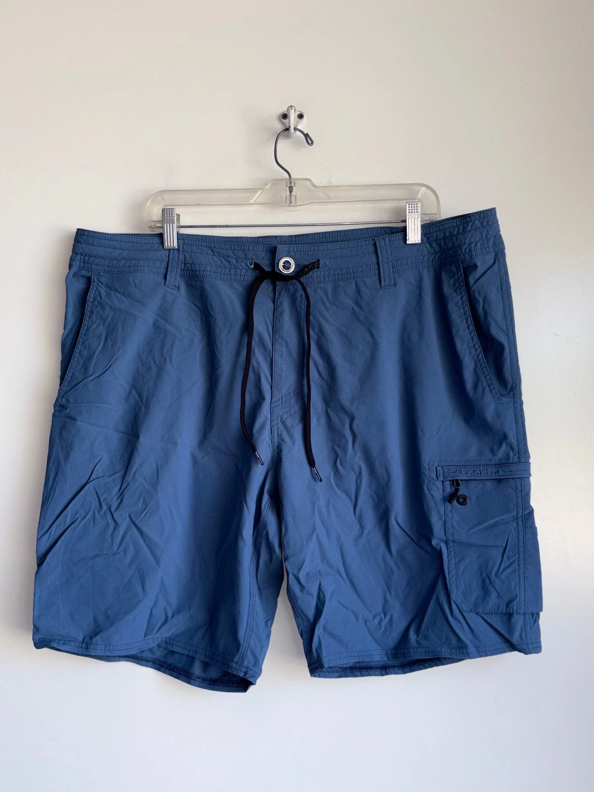 Pelagic Traverse Fishing Shorts Men's Size 40