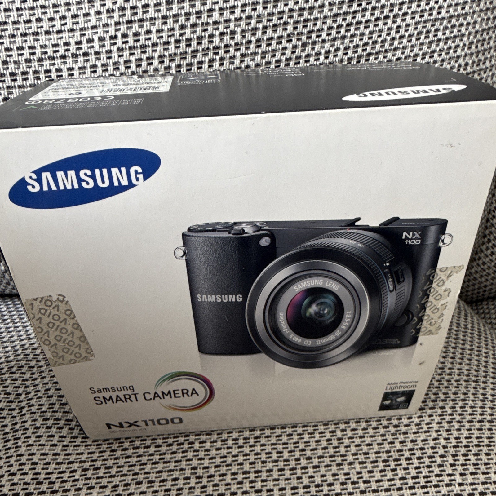 Samsung NX110 Mirrorless Camera with 20-50mm Kit Lens – White