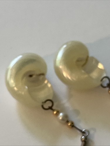 Vintage Cinnerus Pearl Shell Earrings adolescent - Picture 6 of 11