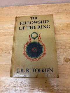 The Fellowship of The Ring part 1 of Lord of The Rings By J.R.R TOLKEIN CG R27