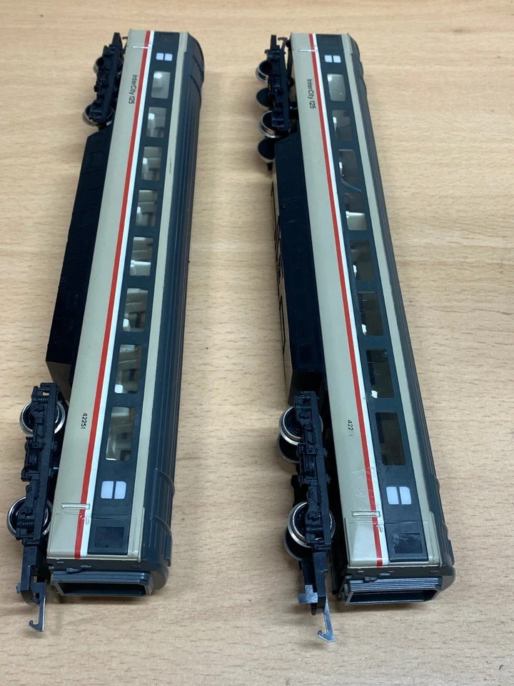 Hornby Mk3 Coaches for InterCity 125 x2. Swallow Executive Livery OO Scale - Image 3 of 3