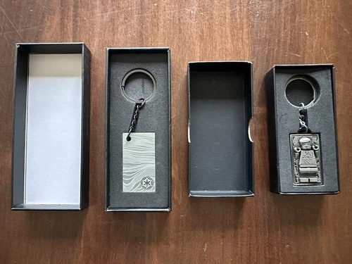 LEGO Star Wars VIP Exclusive Han Solo Carbonite 5006363 &Beskar 5007403 Keychain