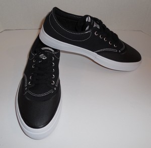 converse crimson canvas