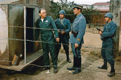 Frank Sinatra als Oberst Joseph L Ryan und Sergio Fantoni 4x6 Foto