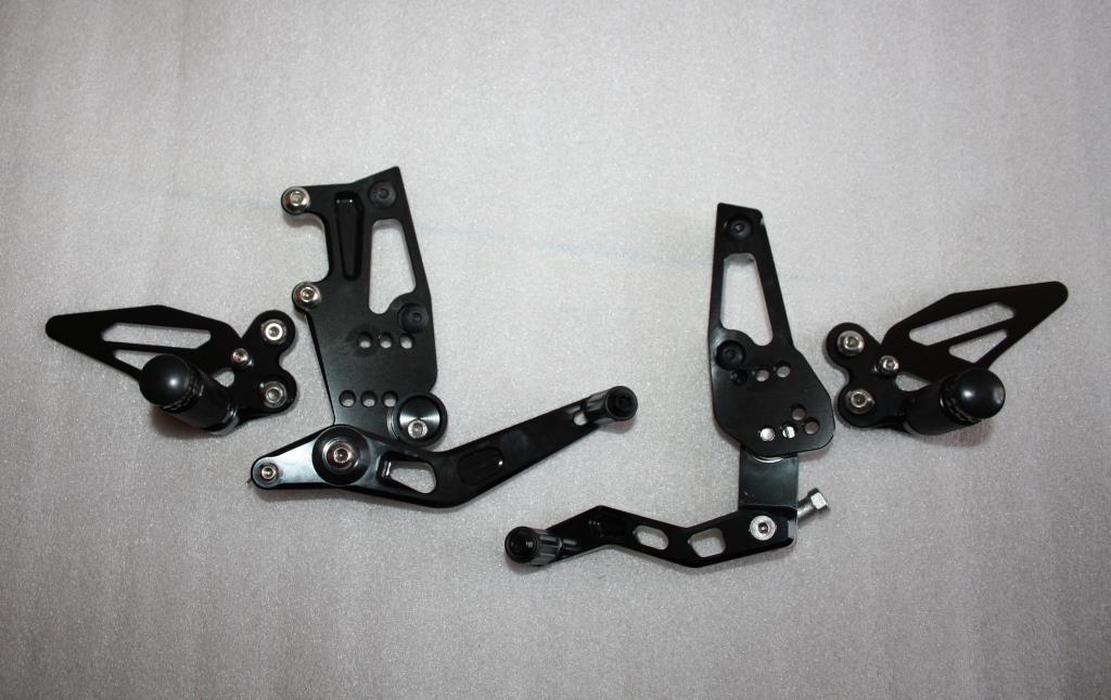Commandes reculées Triumph Speed Triple pour le confort de vos sorties week-end