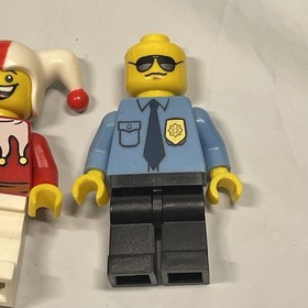 LEGO City 60008 Museum Break-In As Is with Extra Minifigures + Jester cas437