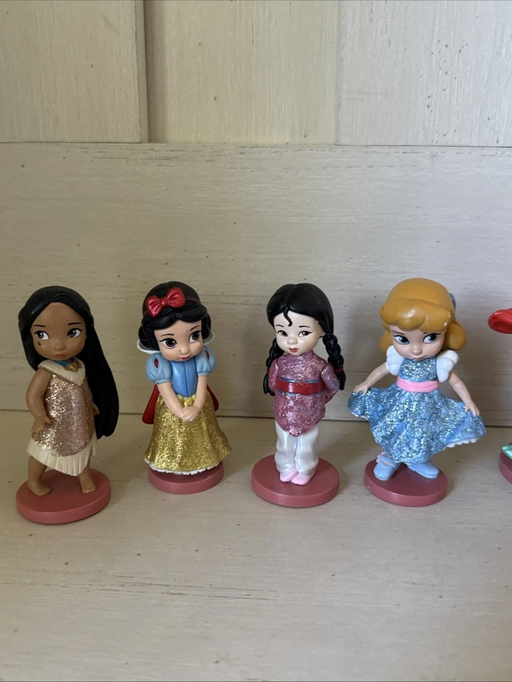 Lote de 7 estatuillas brillantes de lujo de muñecas princesas colección animadores de Disney Store Foto 4 de 4