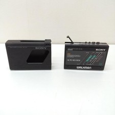 SONY WALKMAN WM-F501 Portable Audio Music Player for Parts Black Junk