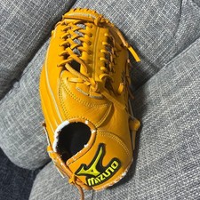 Mizuno World Win Soft Baseball Gloves Boys Yellow Used